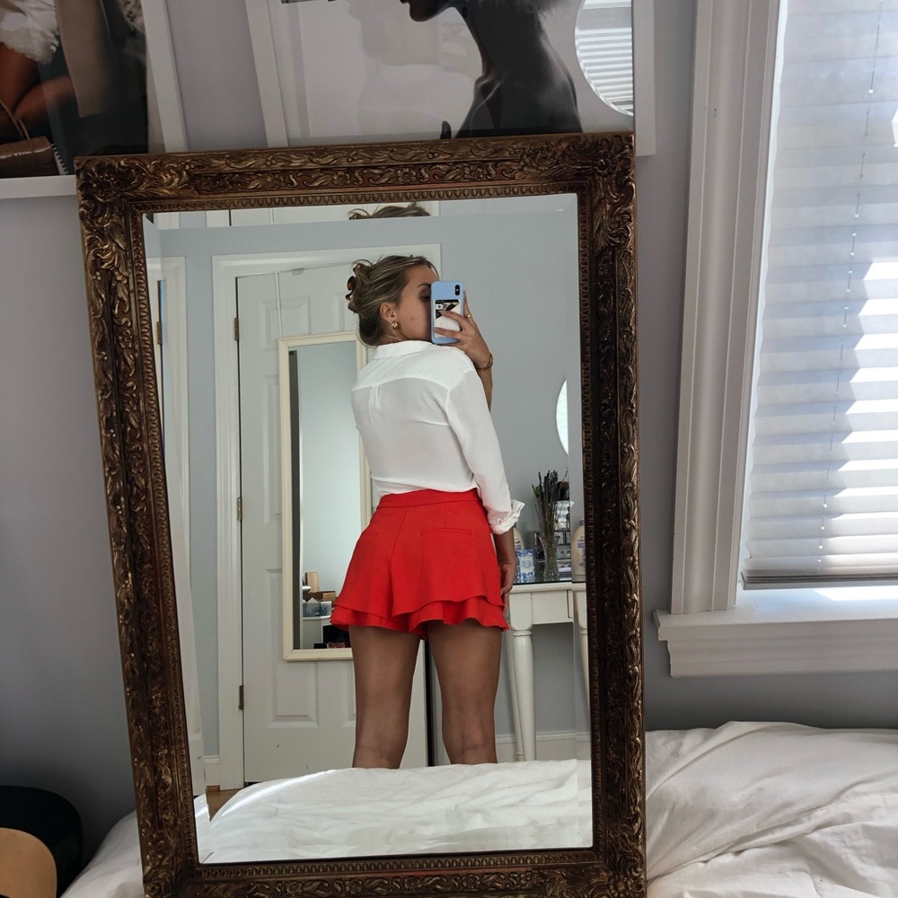 ZARA Ruffle Shorts - Picture 3 of 3